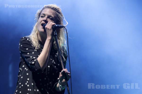 THE KILLS - 2016-07-02 - HEROUVILLE SAINT CLAIR - Chateau de Beauregard - Scene John - Alison Nicole Mosshart